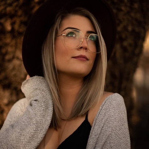 Meet your Posher, Jean - Picture 13 of 16